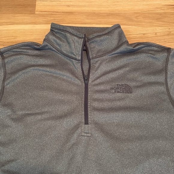 The North Face Charcoal 1/4 Zip Long Sleeve Performance Jacket Men’s L - Picture 3 of 12